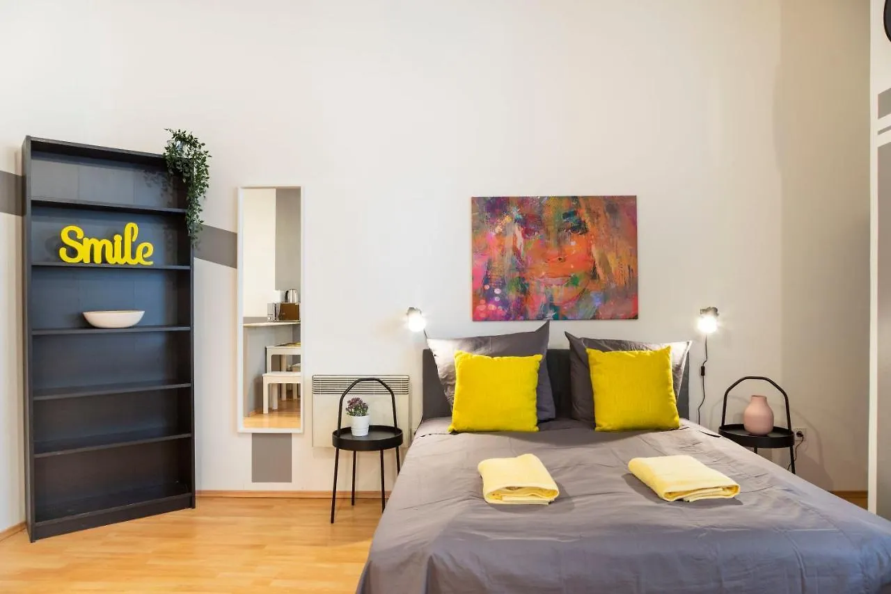 Cozy 2 Room Apartment Next To Hermannstrasse Berlin