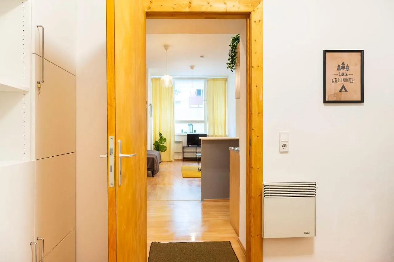 Cozy 2 Room Apartment Next To Hermannstrasse Berlin 0*,