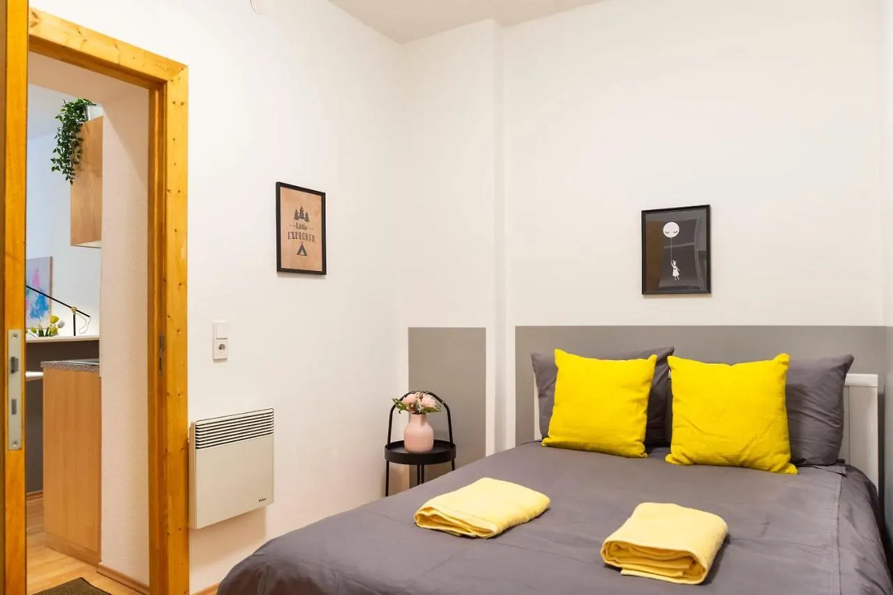 Cozy 2 Room Apartment Next To Hermannstrasse Berlin